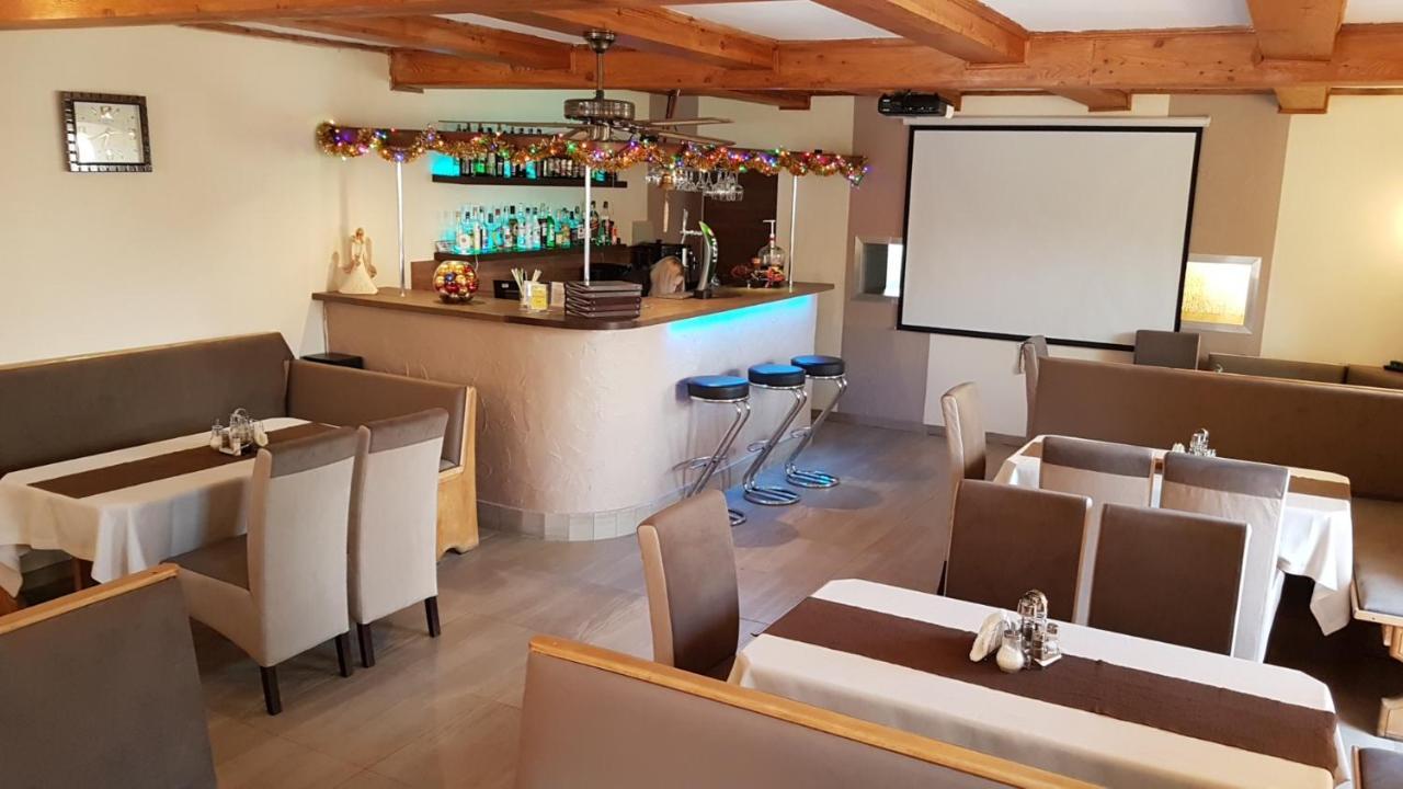 Restauracja Ibiza Aparthotel Ludwikowice Kłodzkie Εξωτερικό φωτογραφία