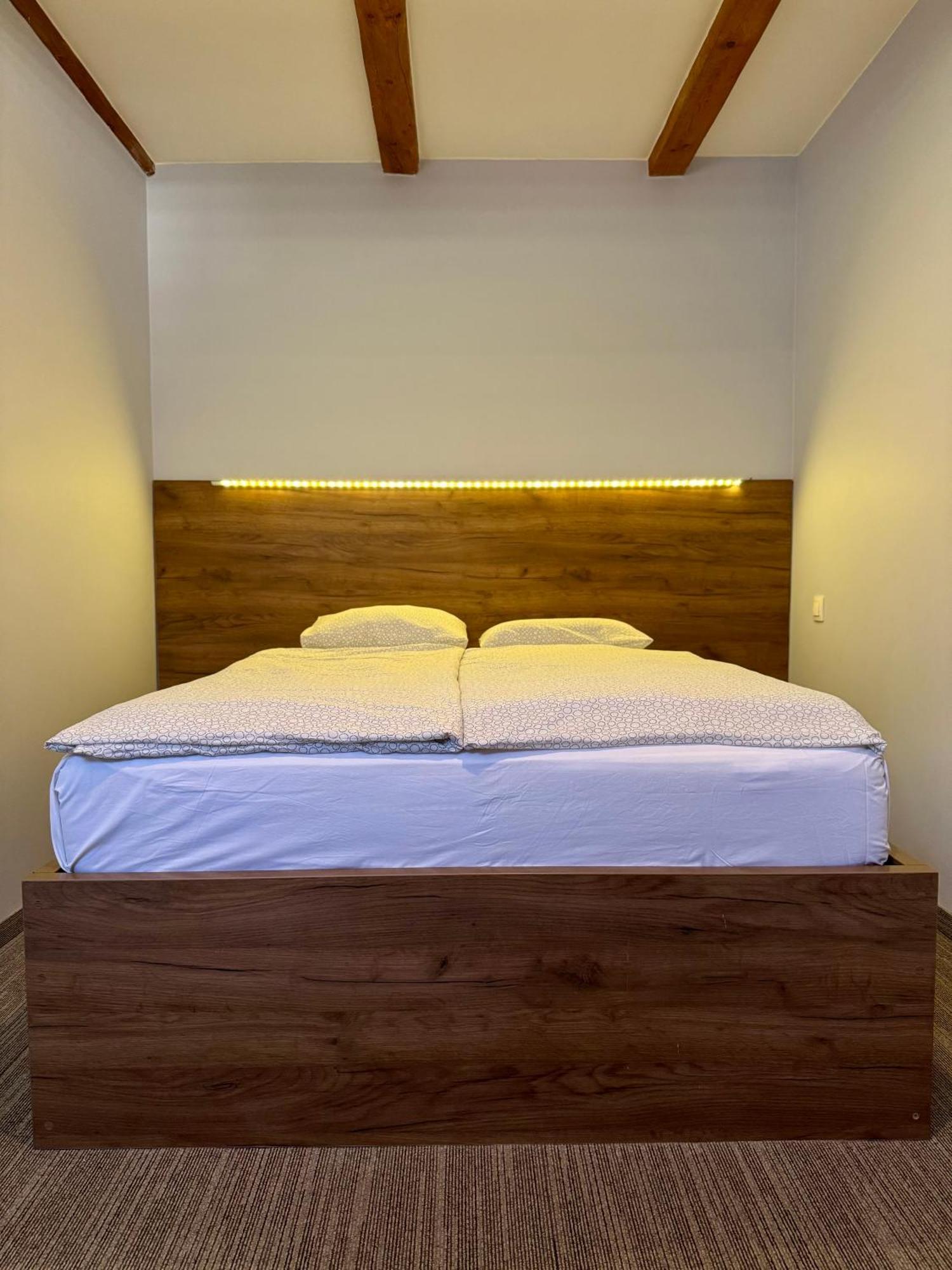 Restauracja Ibiza Aparthotel Ludwikowice Kłodzkie Εξωτερικό φωτογραφία