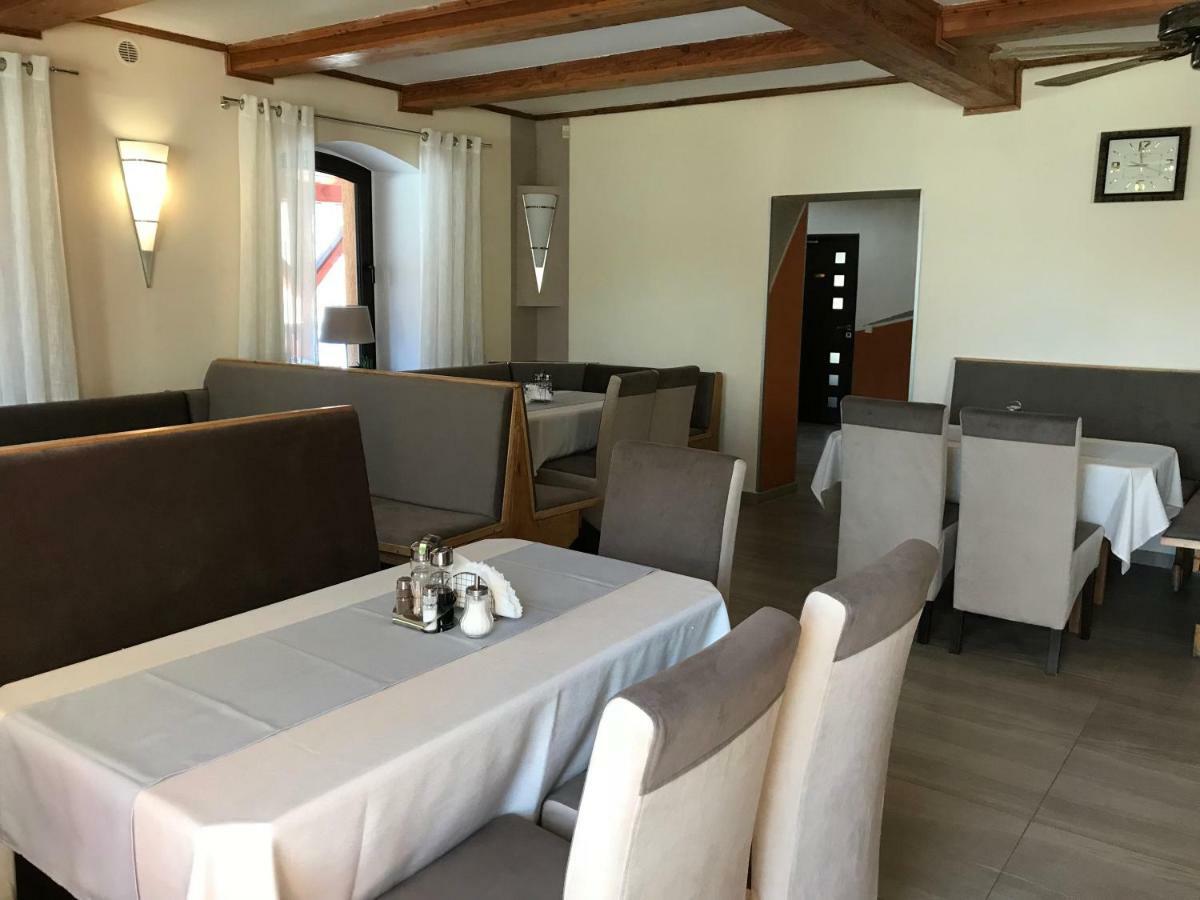 Restauracja Ibiza Aparthotel Ludwikowice Kłodzkie Εξωτερικό φωτογραφία